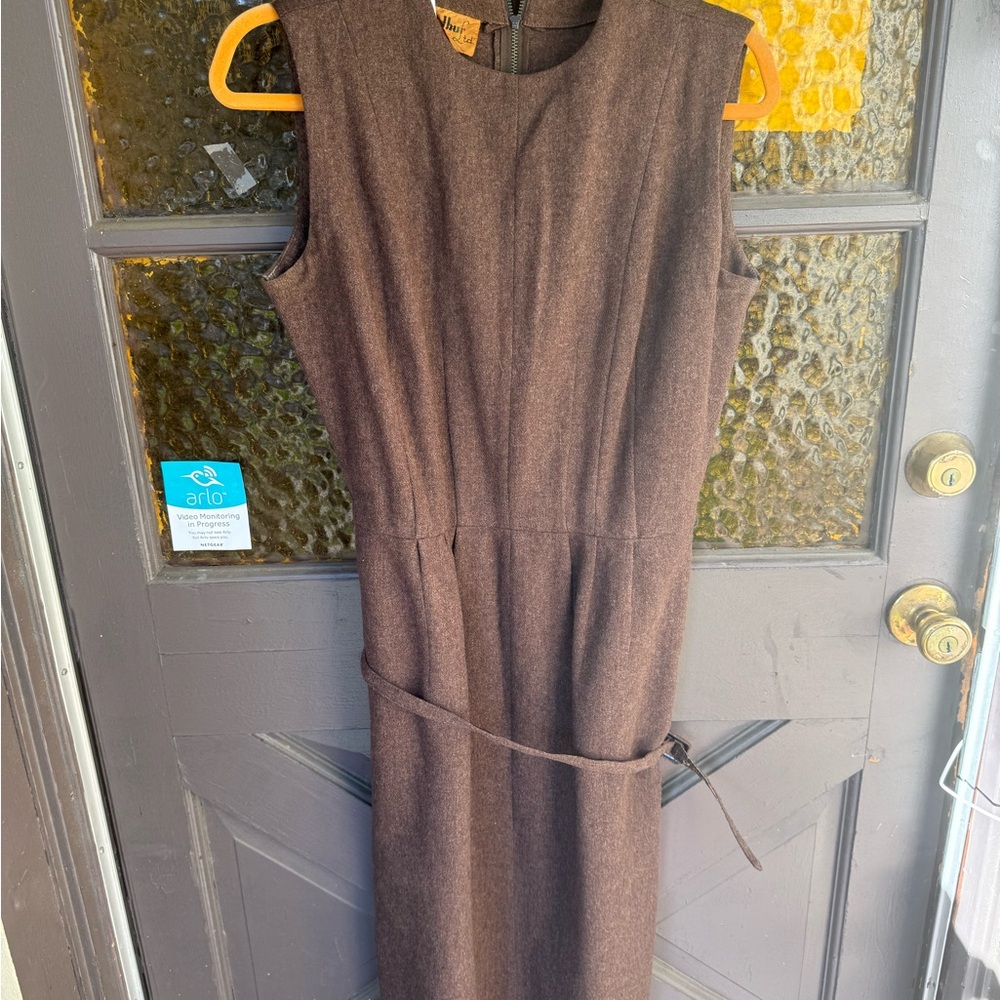 1960s Elegant Brown wool Sleeveless Dress